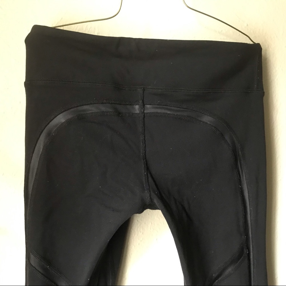 SOLD // Alo Yoga Black Leggings - Picture 4 of 11